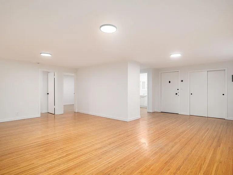 2596 Oak St #2 — Photo 8