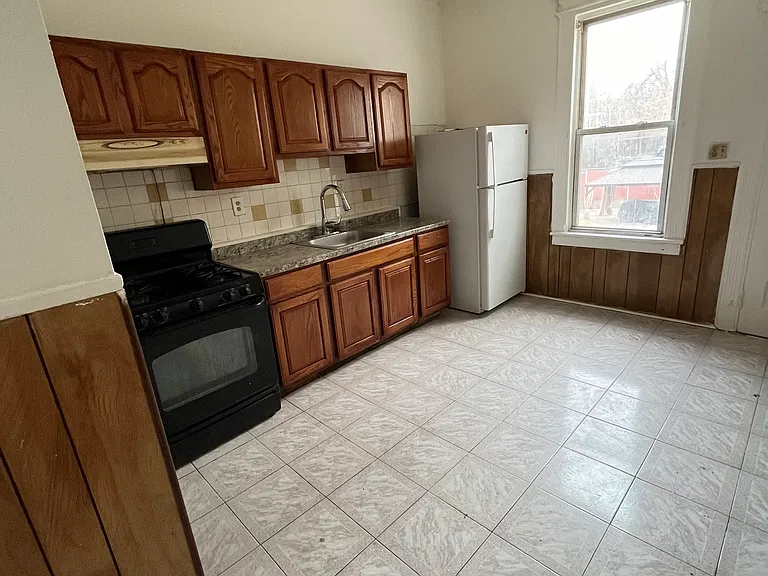 4 Duncan Ct #2 — Photo 3