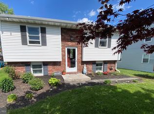 10 Antler Ln, New Oxford, PA 17350