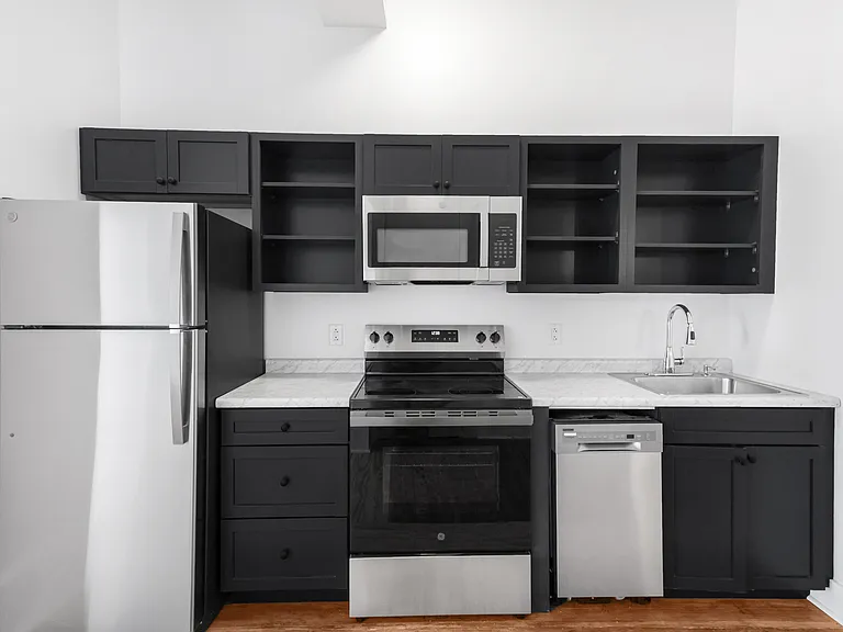 Cates Block Apartments — Photo 24