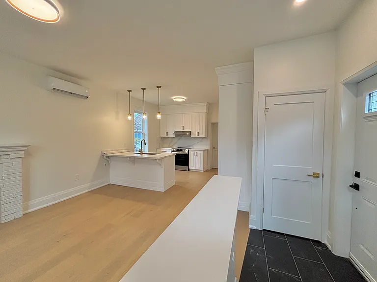 24 Ashley St — Photo 3