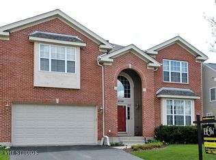 6548 Pine Hollow Rd, Carpentersville, IL 60110