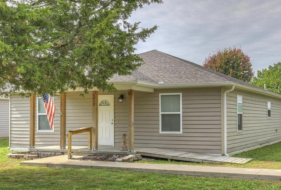 1st image of 2210 S Willard Avenue
