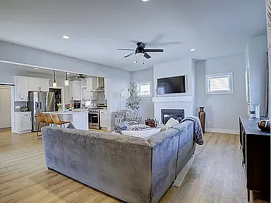 4 bed, 2499 sqft, $3,375 — Photo 3