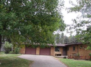 1012 Lake View Dr, Litchfield, MN 55355