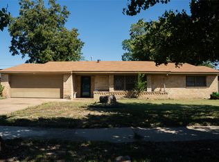 1906 N Oconnor Rd, Irving, TX 75061