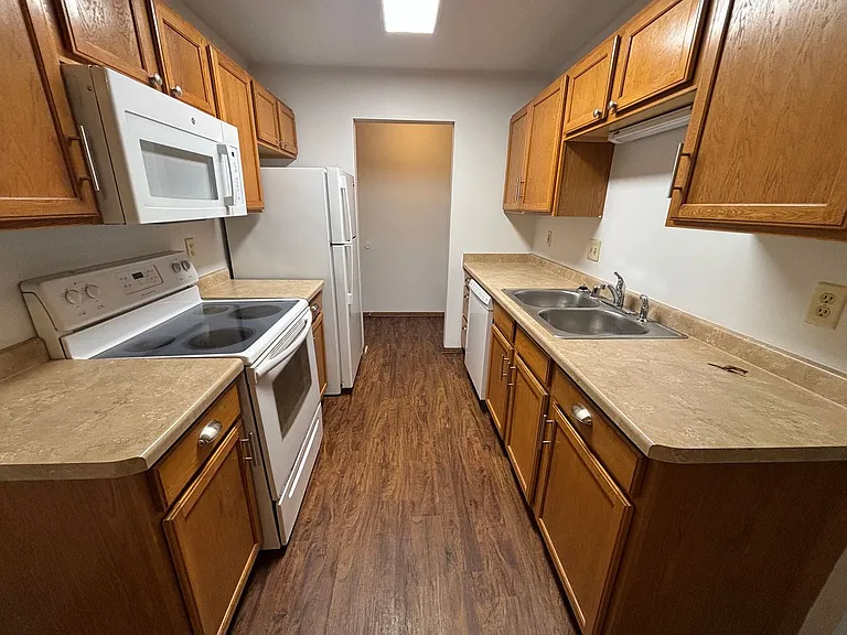 31-35 Hart Dr — Photo 1