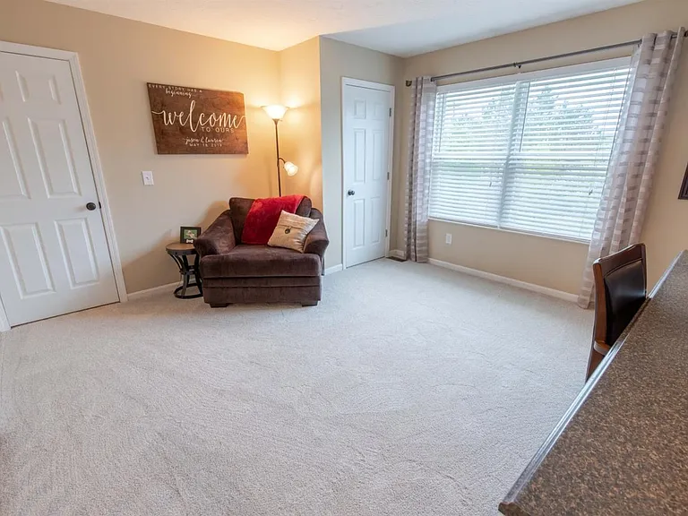 7713 Alexandra Dr — Photo 16