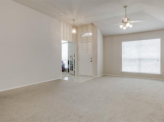 3rd image of 612 Coal Creek Dr