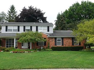 645 Lockmoore Ct, Rochester Hills, MI 48307