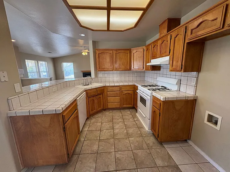 391 Trinity Ct — Photo 29