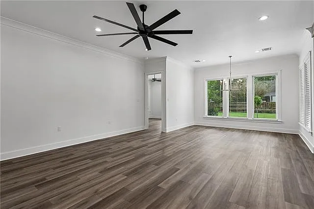 719 W 18th Ave — Photo 9