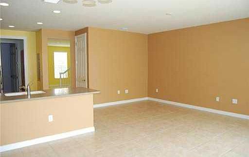 4th image of 3319 Duncombe Dr