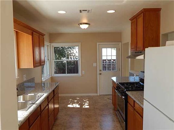 4th image of 5634 Elk St