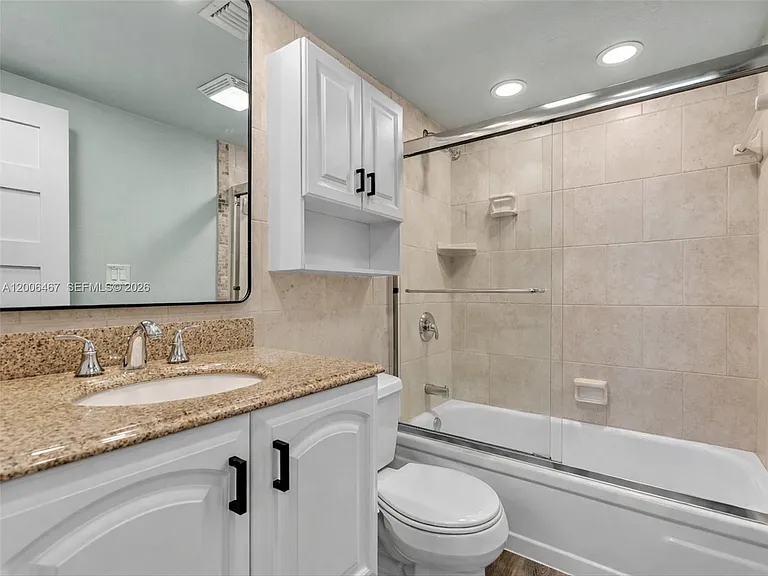 9340 Lagoon Pl #303 — Photo 27