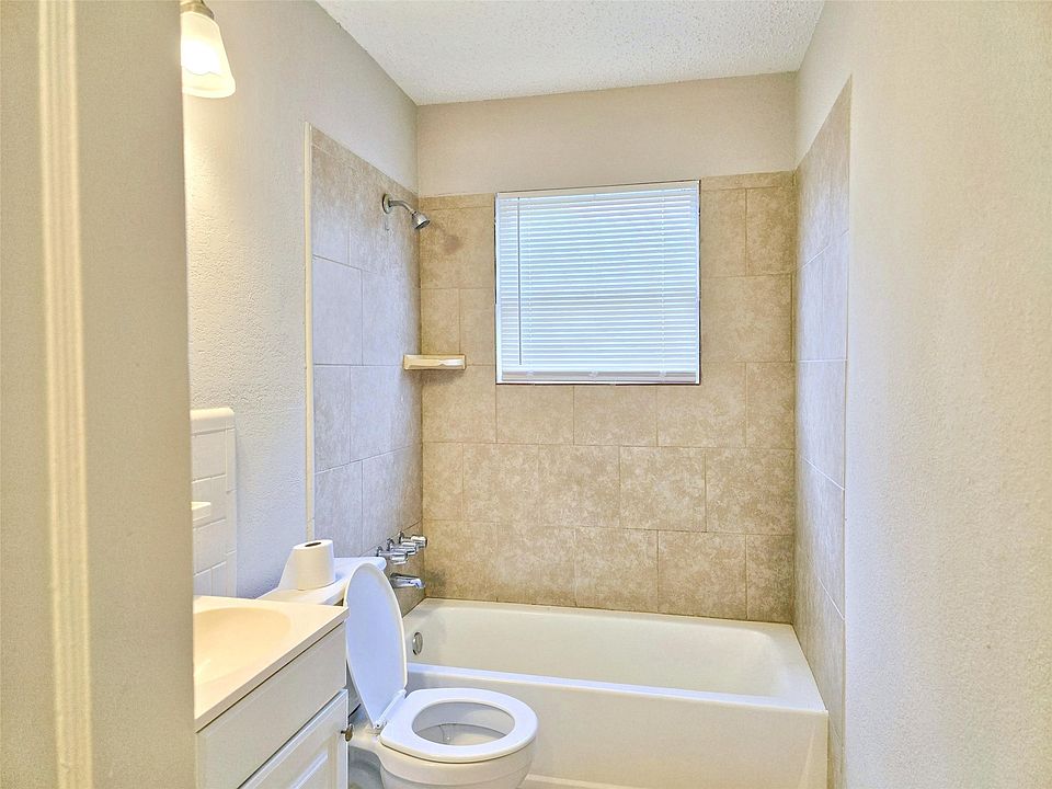 1st image of 1136 5th Ave N #1136