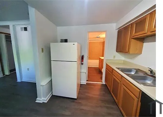 428 N Washington St — Photo 3