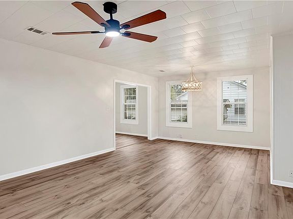 5th image of 322 2nd St