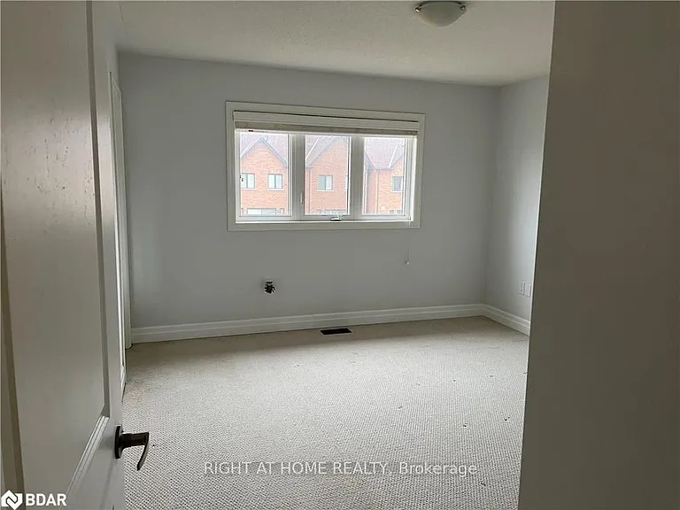 57 Bank St — Photo 19