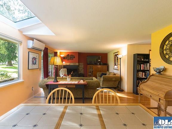 5th image of 125 Hilltop Dr Unit C