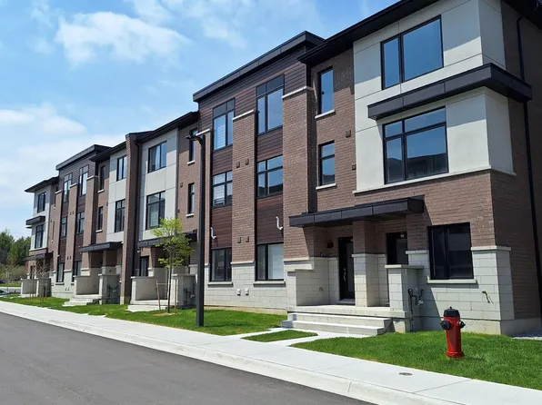 1695 Dersan St #1202, Pickering, ON L1X 0S9