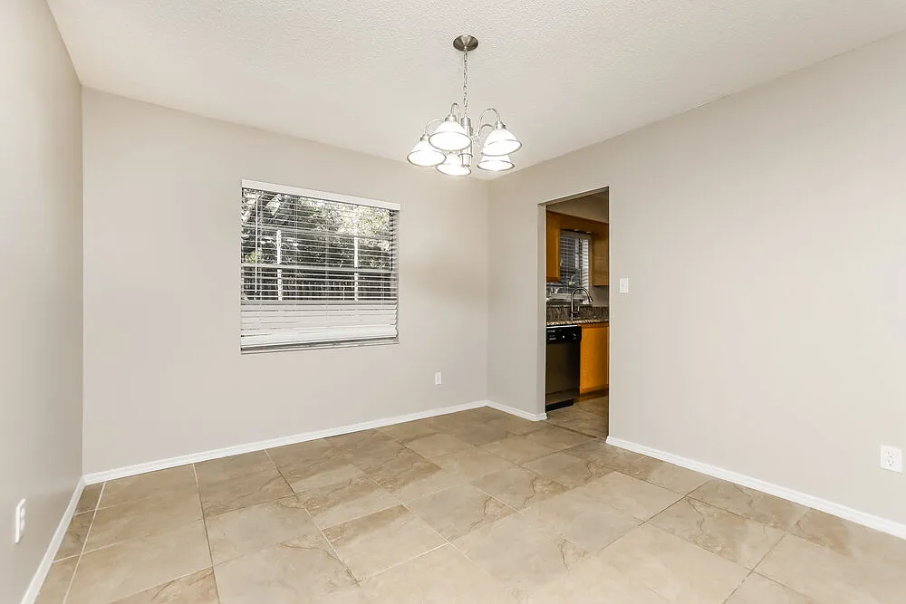 3 bed, 2.0 bath, 1258 sqft, $2,125 — Photo 3