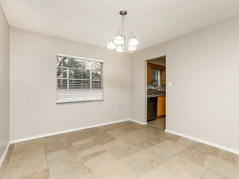 392 Panama Cir — Photo 3