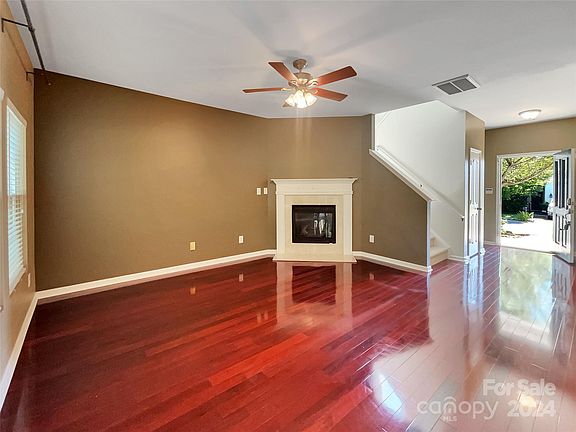 4th image of 14922 Havasu St