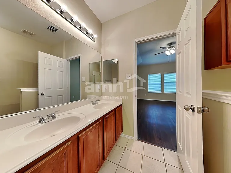 1003 Utopia Ln — Photo 13