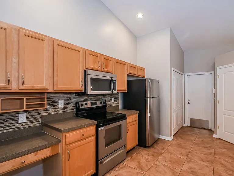 1299 Summit Oaks Dr E — Photo 6