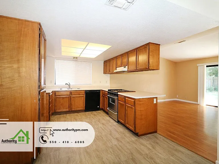 6822 Creekside St — Photo 8