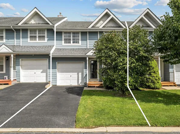 5 Spruce Lane, Central Islip, NY 11722