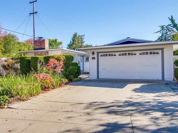 2nd image of 906 Mangrove Ave