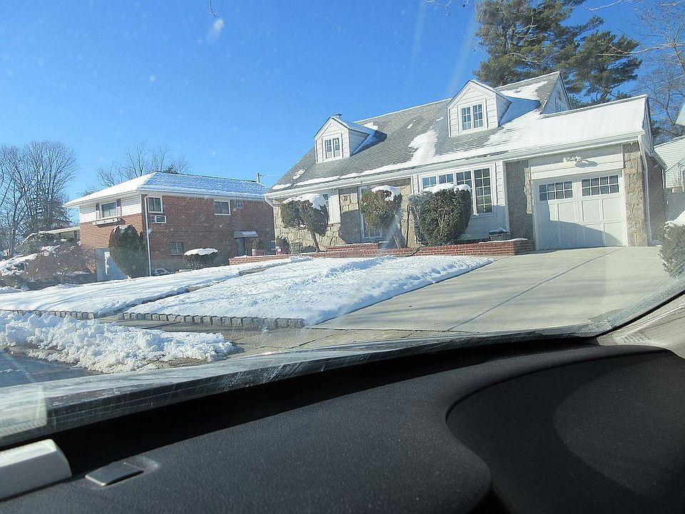 1st image of 863 Leonard Dr