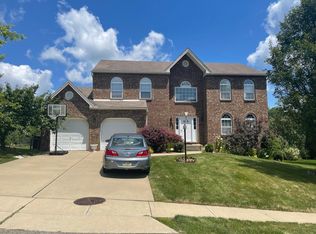 107 Summerfield Estates Dr, Oakdale, PA