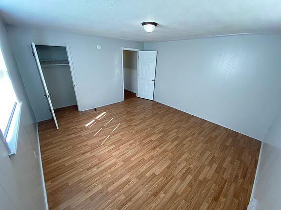 2nd image of 1904 Glenwood St #B