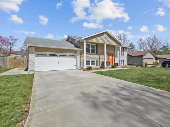 122 Universal Dr, Saint Peters, MO 63376
