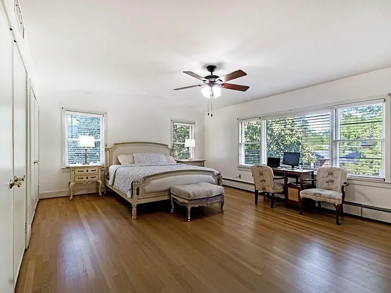 300 Edgedale Dr — Photo 36