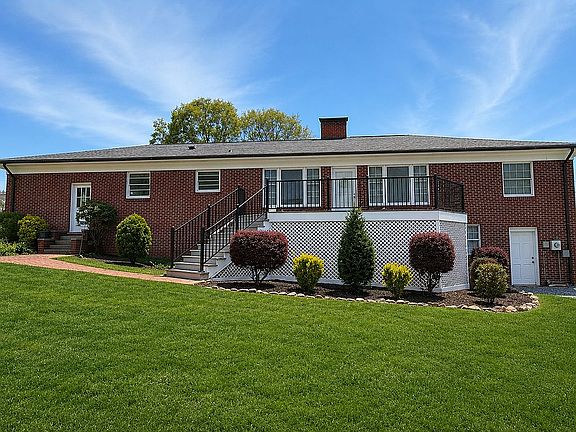 4th image of 403 Lower Creek Dr NE