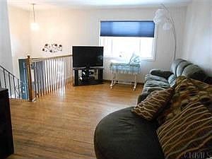 3rd image of 15 Holly Dr