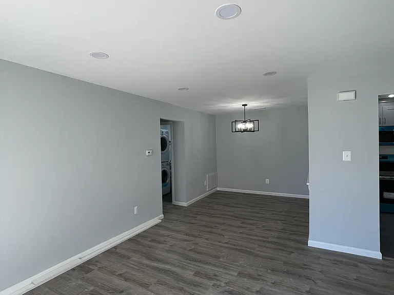3815 Adelaide Dr — Photo 8