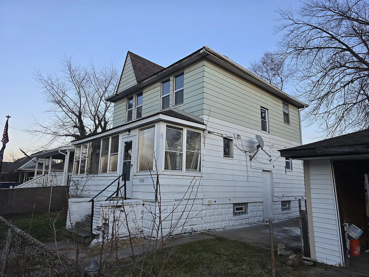 Building Photo - 4349 6th St
