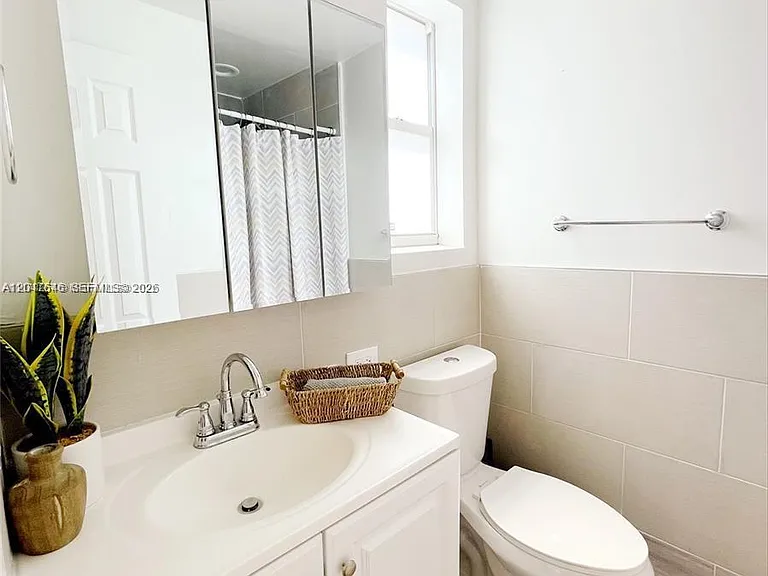 1040 Lenox Ave #1040 — Photo 10