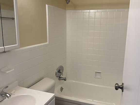 2nd image of 2860 Boudinot Ave APT 7
