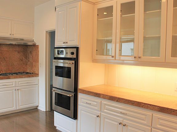 Kitchen Photo #2