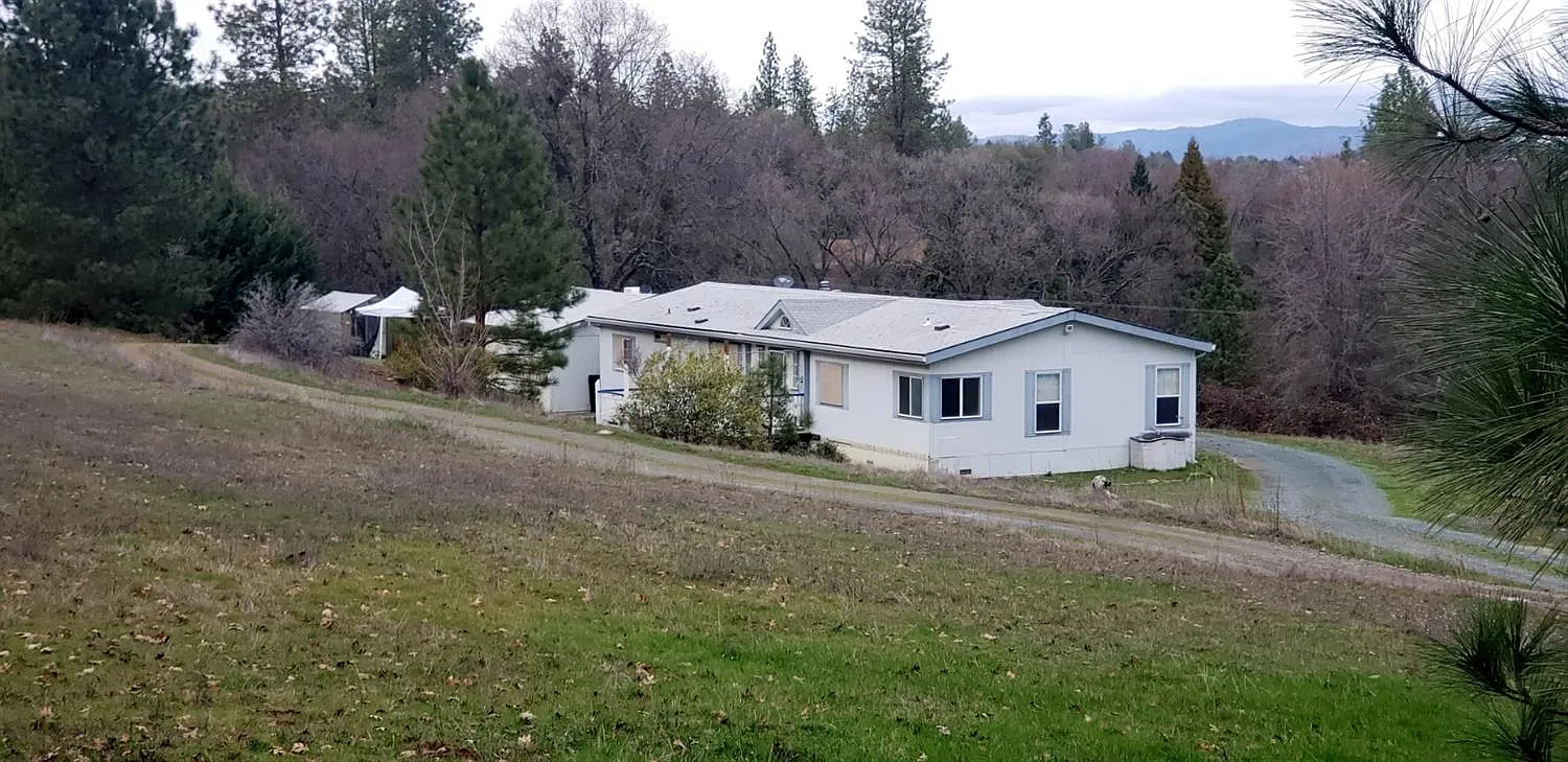 19135 Donovan Rd photo 1