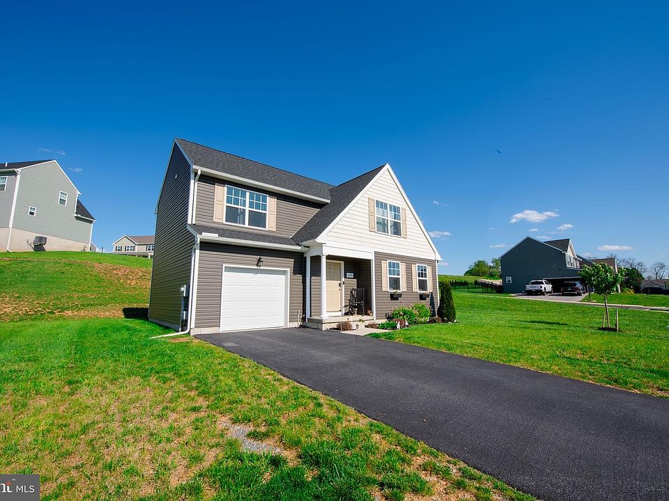 1st image of 1090 Alder Ct
