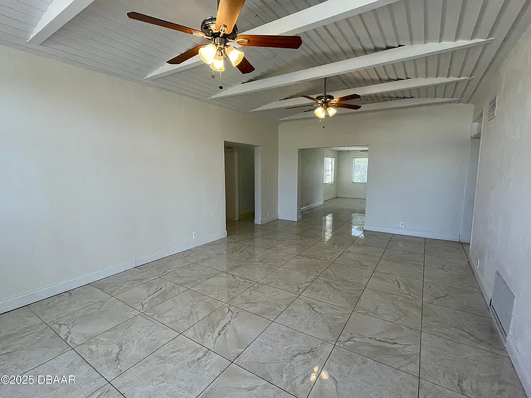 135 Nautical Dr — Photo 3