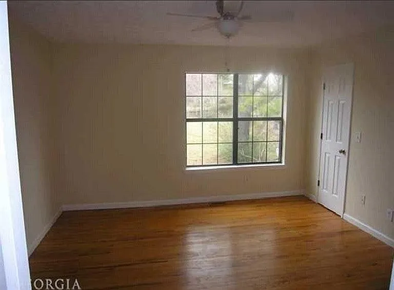 2 bed, 2.5 bath, 1300 sqft, $1,950 — Photo 4