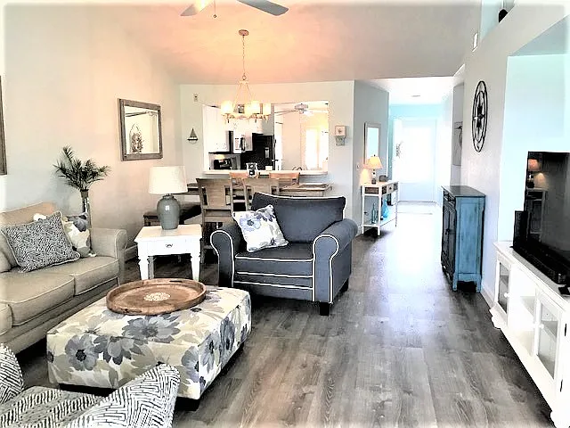 484 Belina Dr — Photo 1